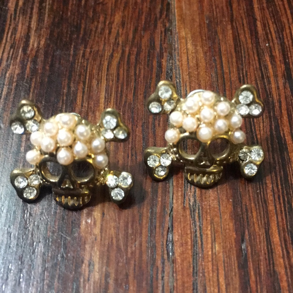 Skull & Cross-bone earrings